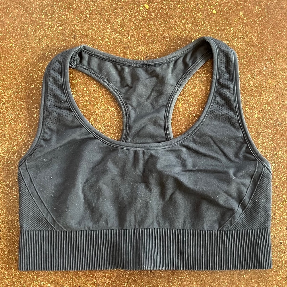 Black sports bra *fits like S-M*